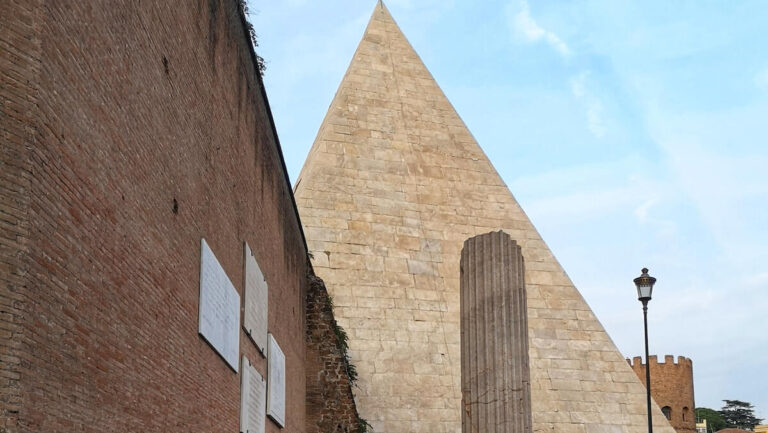 pyramid caius cestius