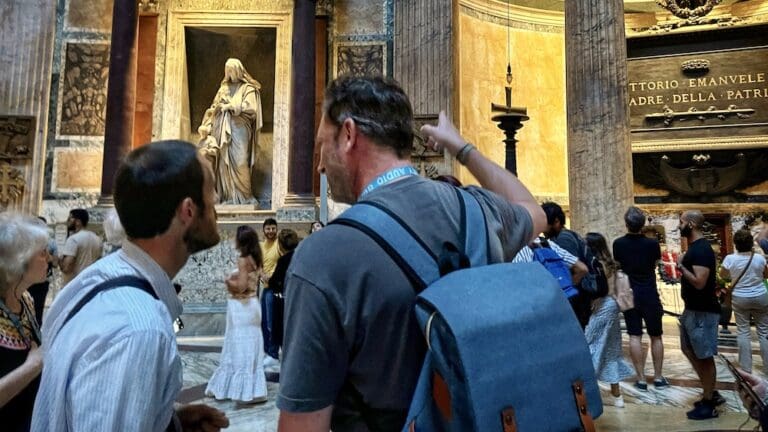 inside pantheon in rome
