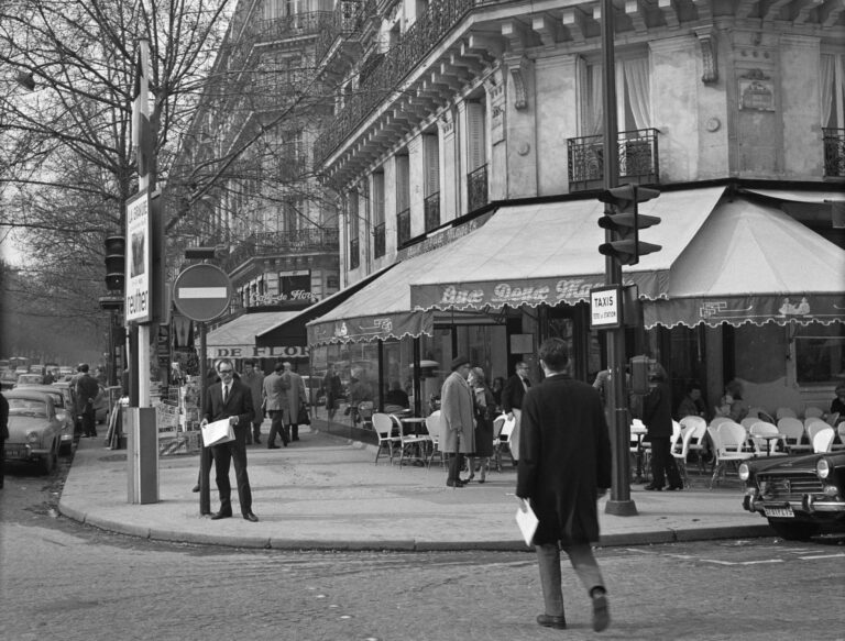 the cafes of the left bank were a hub for 20th century intellectuals