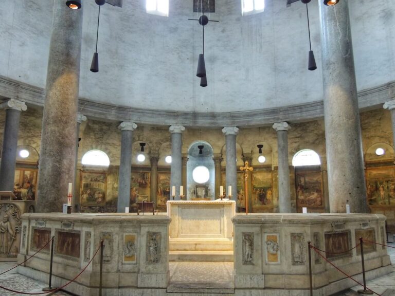 the interior of santo stefano rotondo