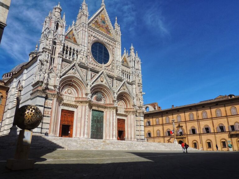 the facade of siena cathedral