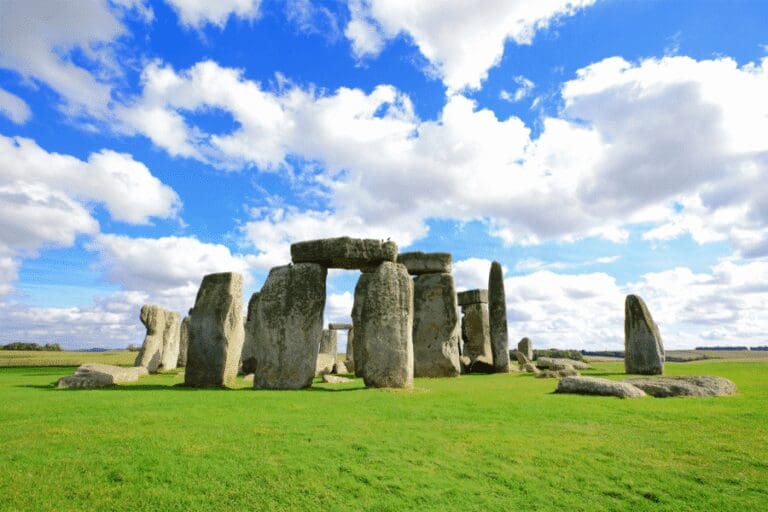 how was stonehenge built?
