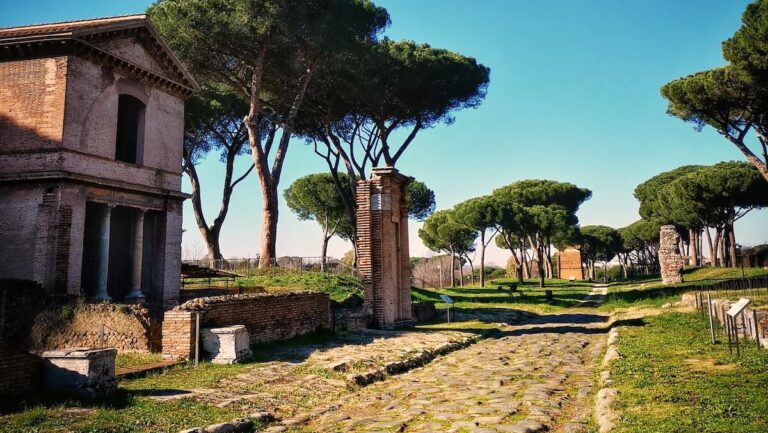 tombs of the via latina