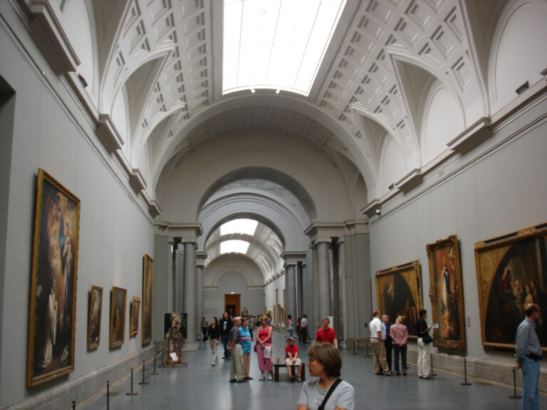 Crowds gather in the main hall of the Prado Gallery