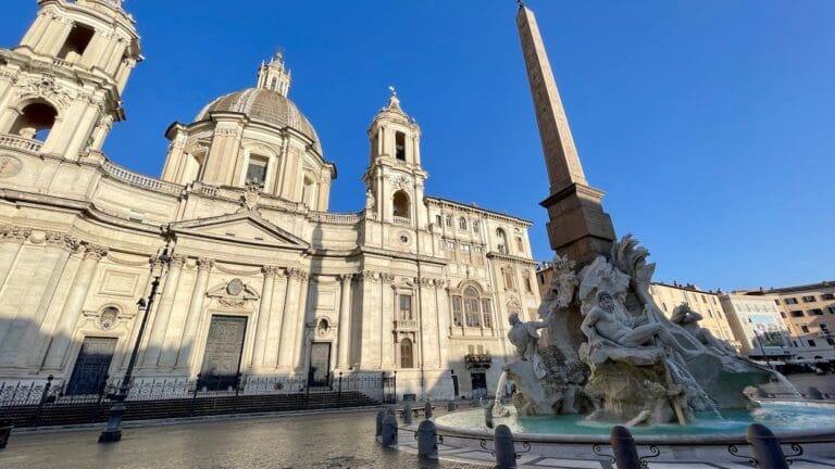piazza navona in the early morning