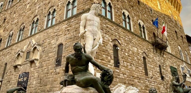 piazza della signoria in florence with the palazzo vecchio