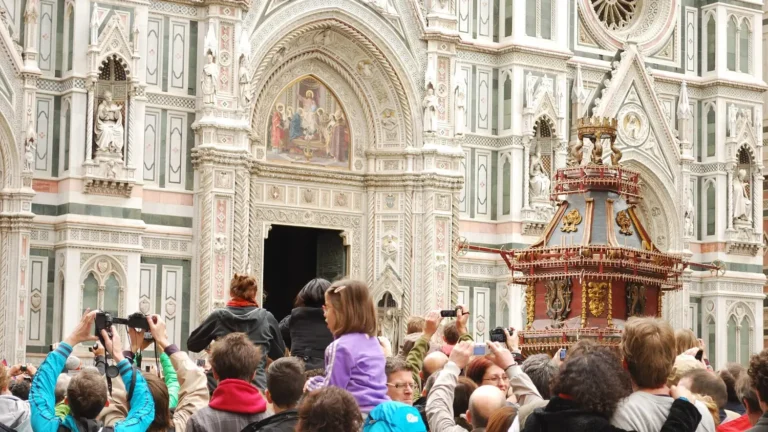 the scoppio del carro in front of florence's duomo