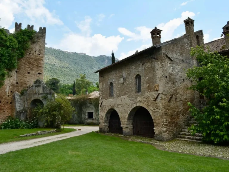the giardini di ninfa in lazio