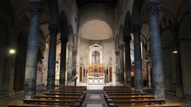 the interior of santi apostoli in florence