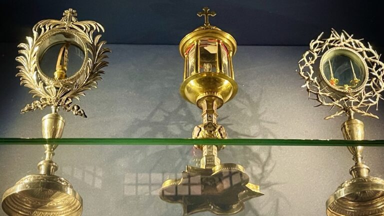 the relic of doubting thomas' finger in santa croce in gerusalemme in rome