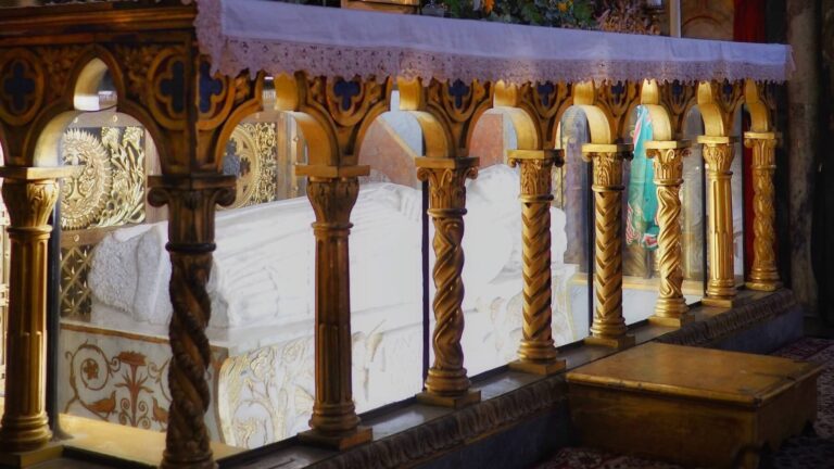 the tomb of saint catherine of siena