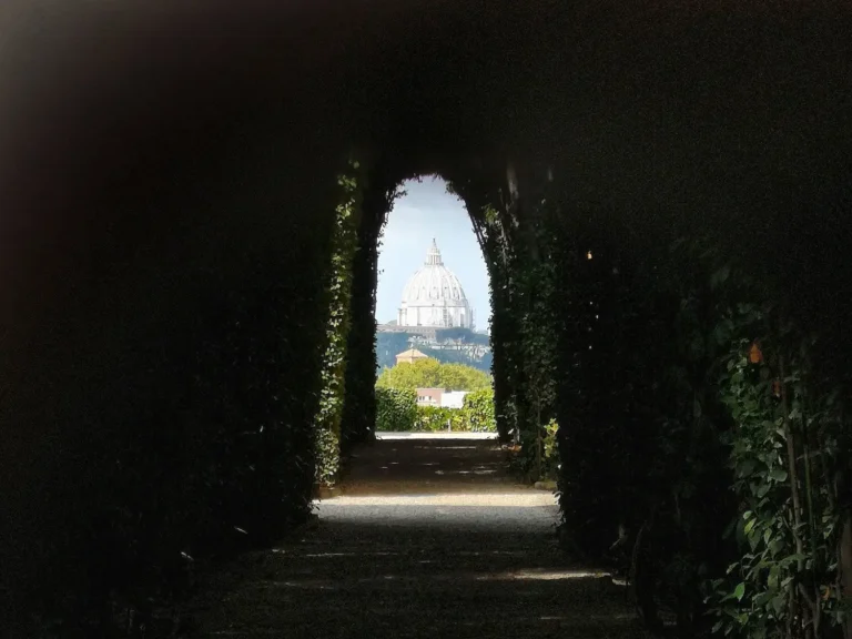 the famous keyhole of the knights of malta in rome